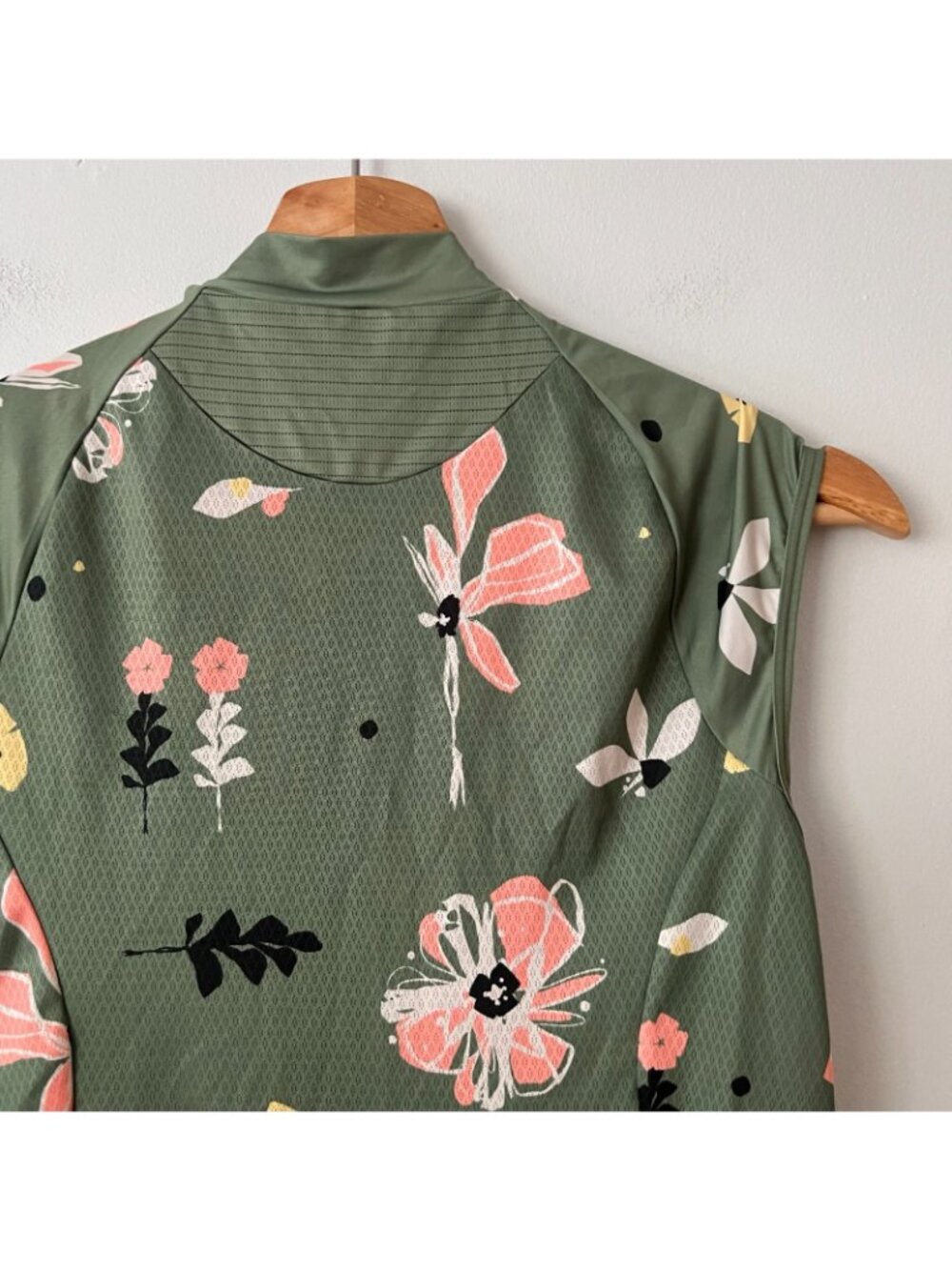 Maloja Green Floral Sleeveless Cycling Jersey Women's Size Medium - Picture 9 of 10